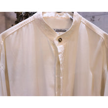 画像をギャラリービューアに読み込む, Embroidered stand collar shirt【A0500】