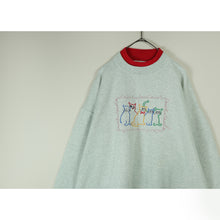 画像をギャラリービューアに読み込む, Cats embroidered pullover【A0632】