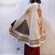 画像をギャラリービューアに読み込む, Native pattern knit poncho【B0263】