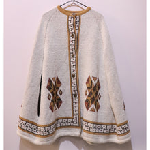 画像をギャラリービューアに読み込む, Native pattern knit poncho【B0263】